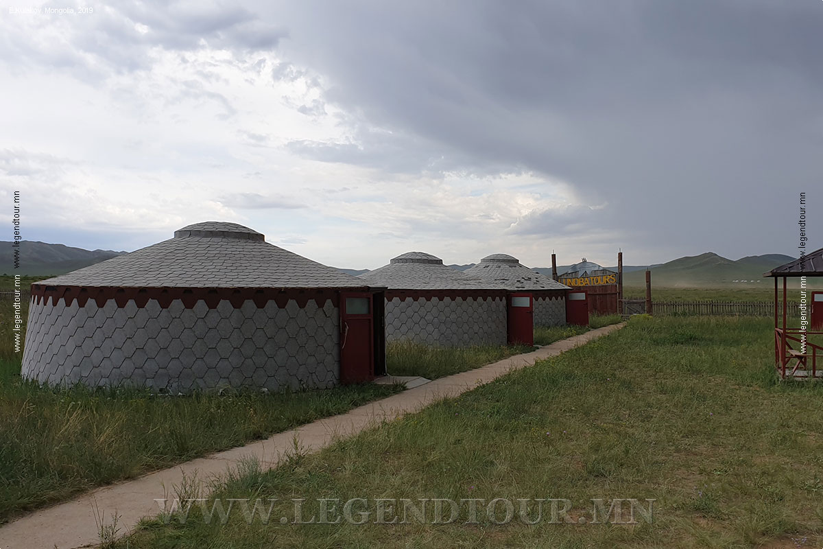 Фотография. Туристическая база Молцог элс (Moltsog Els). Хустай нуруу. Центральная Монголия.