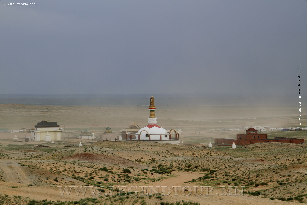 Фотография. Окружающий пейзаж. Вид на монастырь. Фото Е.Кулакова, 2013 год.