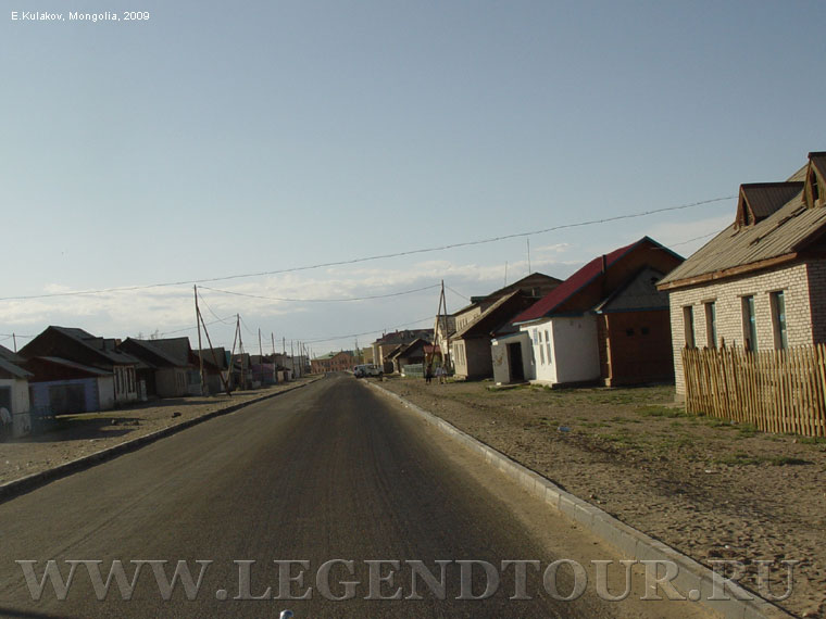 Фотография. Единственная асфальтовая дорога в городе. Фото Е.Кулакова, 2009 год.
