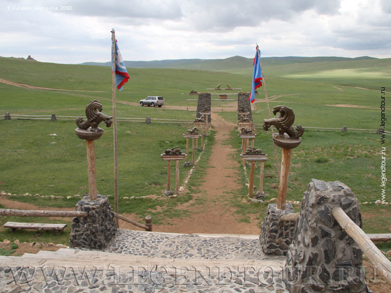 Фотография. Почтовая станция (лагерь воинов). Национальный парк Монголия 13 век.