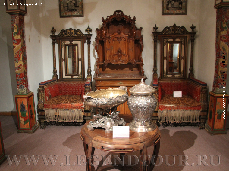 Фотография. Спальня. Музыкальные кресла. Дворец музей Богдо Хана