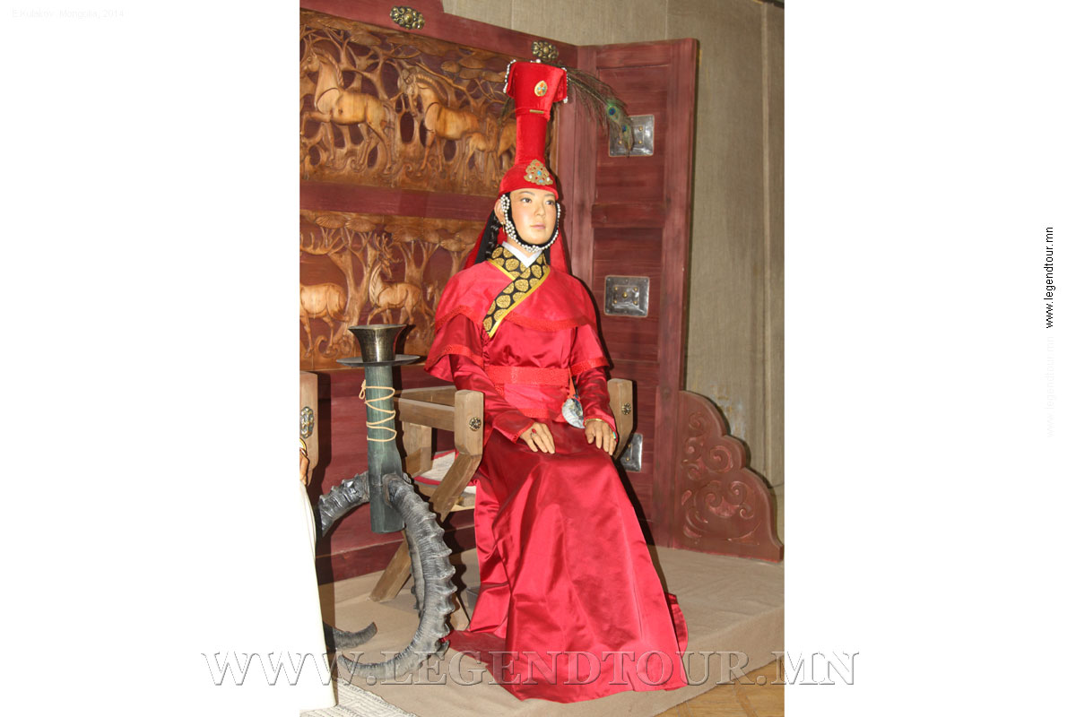 Фотография. Бортэ. Из рода олхонут. Первая и старшая жена Чингис Хана. Выставка восковых фигур.