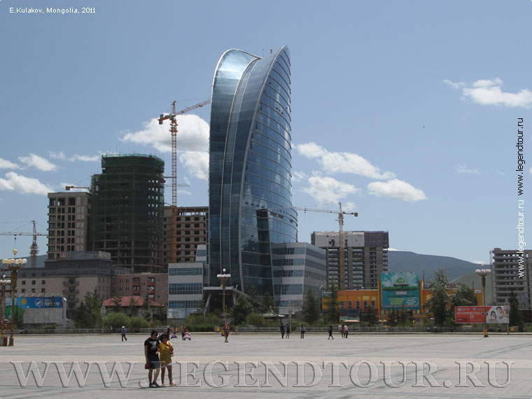 Фотография. Южная часть площади Чингисхаана. Е.Кулаков 2011 год.
