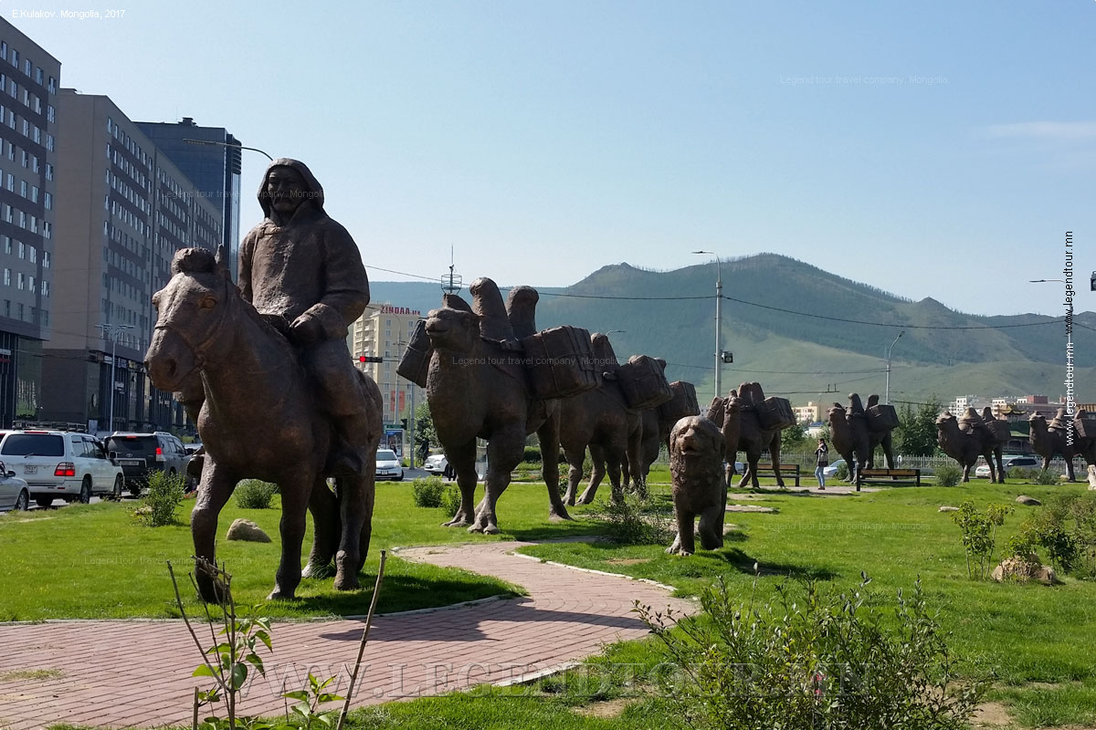 Фотография. Мемориального памятник, посвященного Чайному пути Китая, Монголии и России.