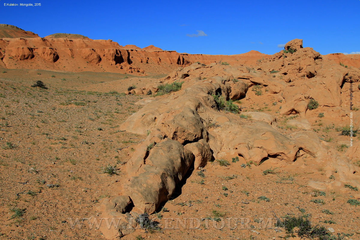 Фотография. Пылающие утесы Баянзаг. Южногобийский аймак Монголии. 2015 год.