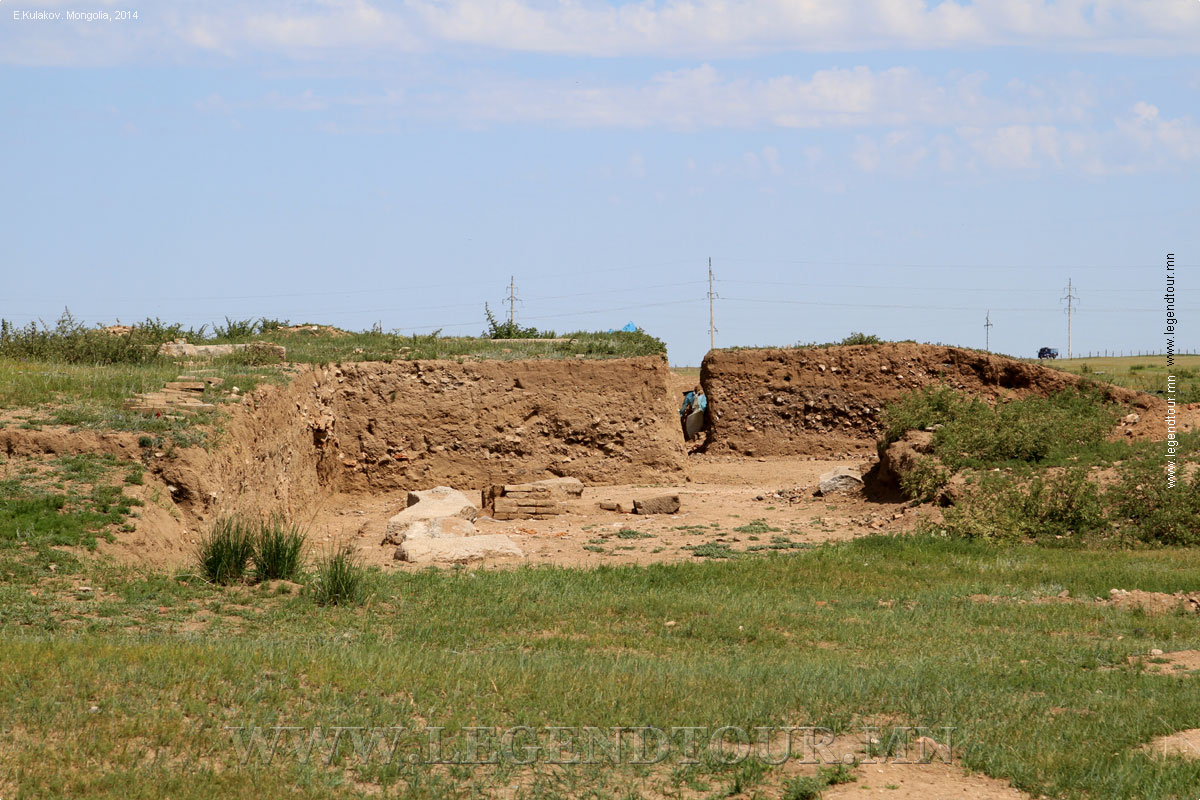 Фотография. Раскопки древней столицы Монгольской империи города Каракорум.