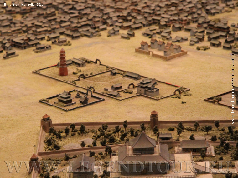 Фотография. Каракорум. Модель древней столицы Монголии.